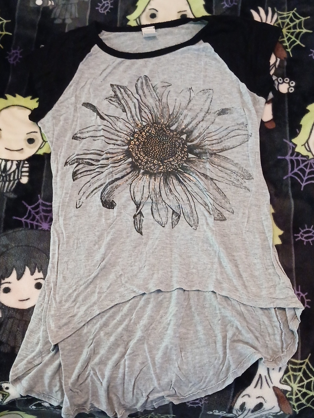 Gray & Black Sunflower Raglan High-Low Tee